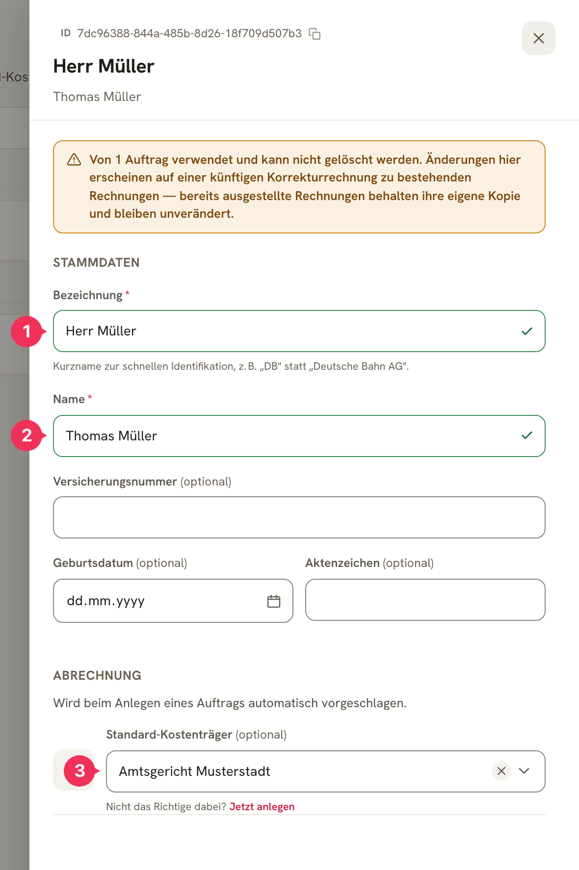 Kundenformular mit den markierten Feldern Bezeichnung, Name und Standard-Kostenträger